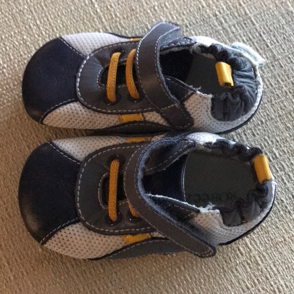 Robeez Mini Trainer Gray & Blue -size 3 -Like New!